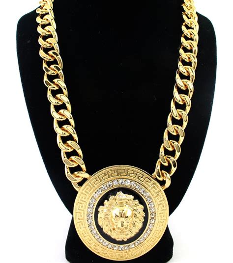 versace ジュエリー|authentic Versace lion necklace.